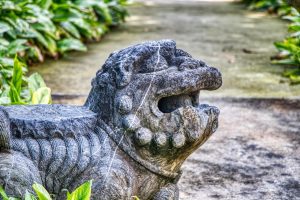 https://cdn.pixabay.com/photo/2019/02/05/22/23/lion-3977990_1280.jpg Representação da história da origem e Singapura